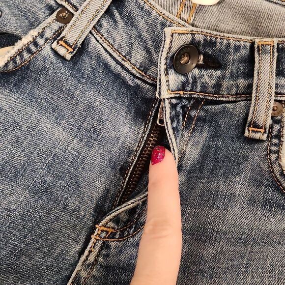 Medium wash, super soft, distressed Rag&bone skinny jeans w/distressed hem sz25! - Picture 4 of 13